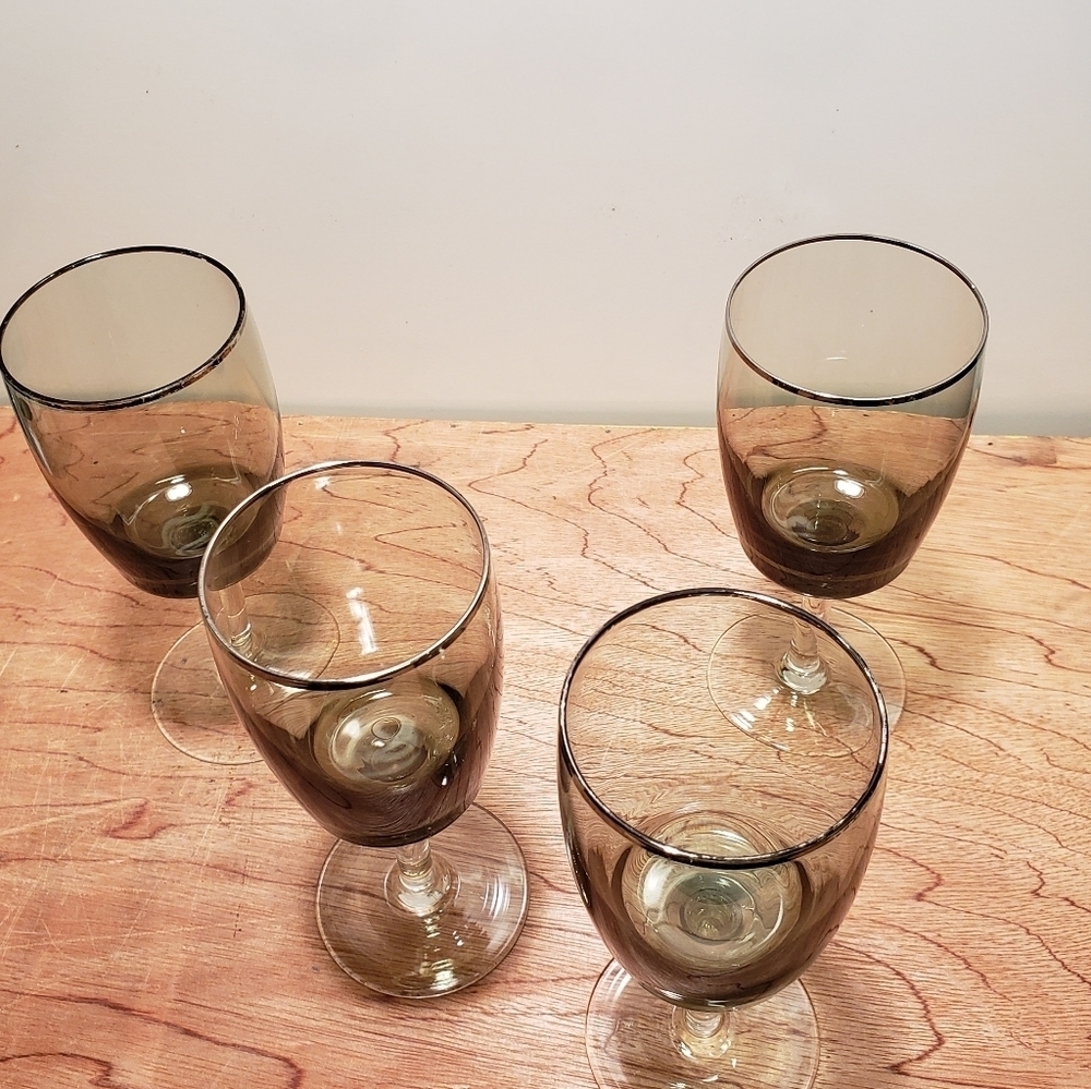 SCANDINAVIAN Vintage Wine Stemware - Picture 4 of 5